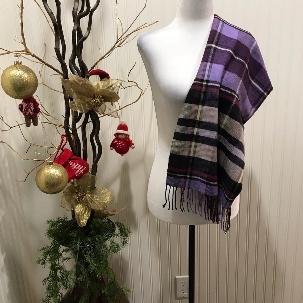 GAP COZY PLAID PURPLE SCARF